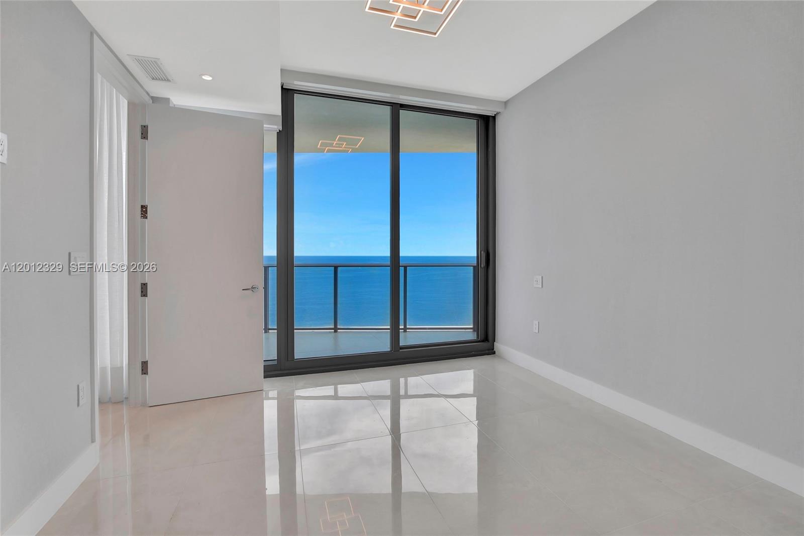 3804 2 / 3 1571 sq. ft. $ 2026-05-04 0 Photo