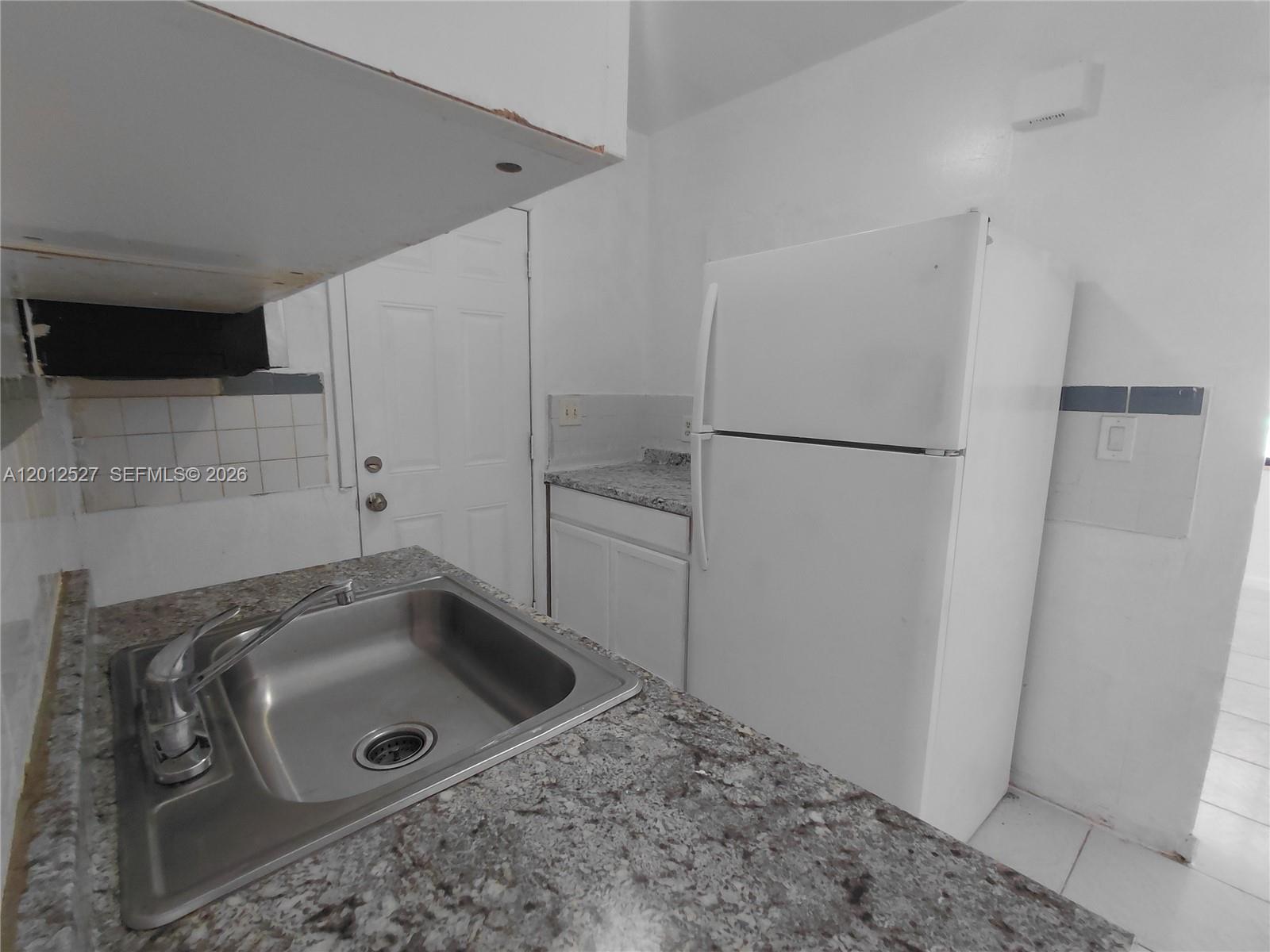   /  2000 sq. ft. $ 2026-05-04 0 Photo