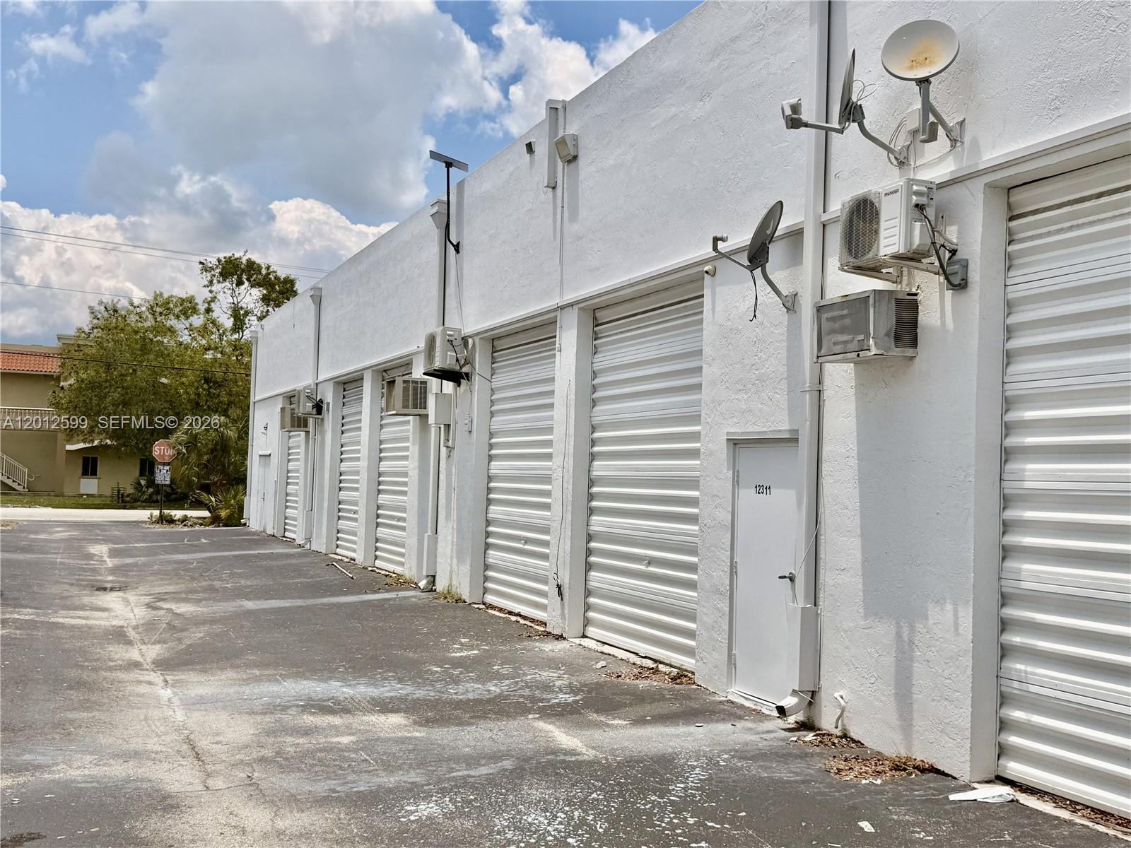 See details 23 / sq. ft. $ 2026-05-04 0 Photo