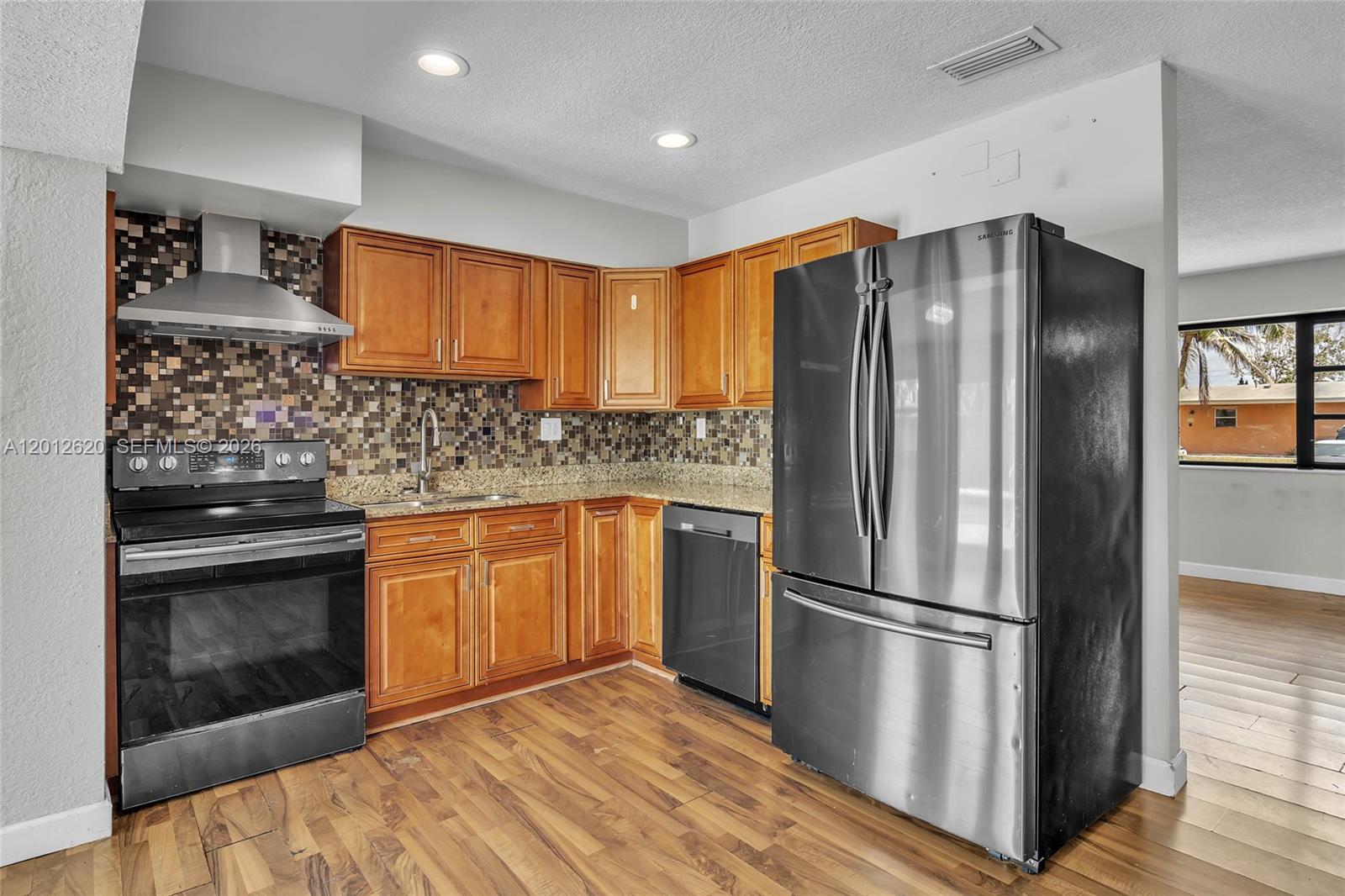 6133 3 / 2 1573 sq. ft. $ 2026-07-15 0 Photo