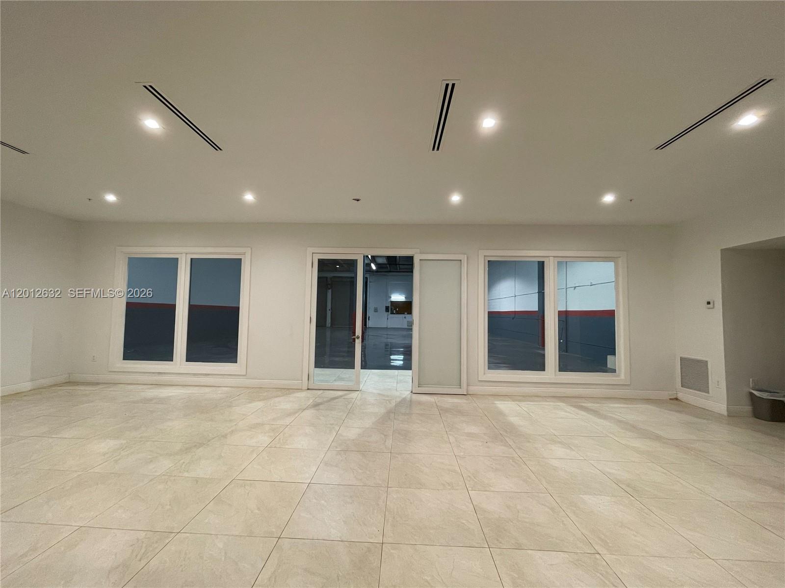3004  /   sq. ft. $ 2026-05-04 0 Photo