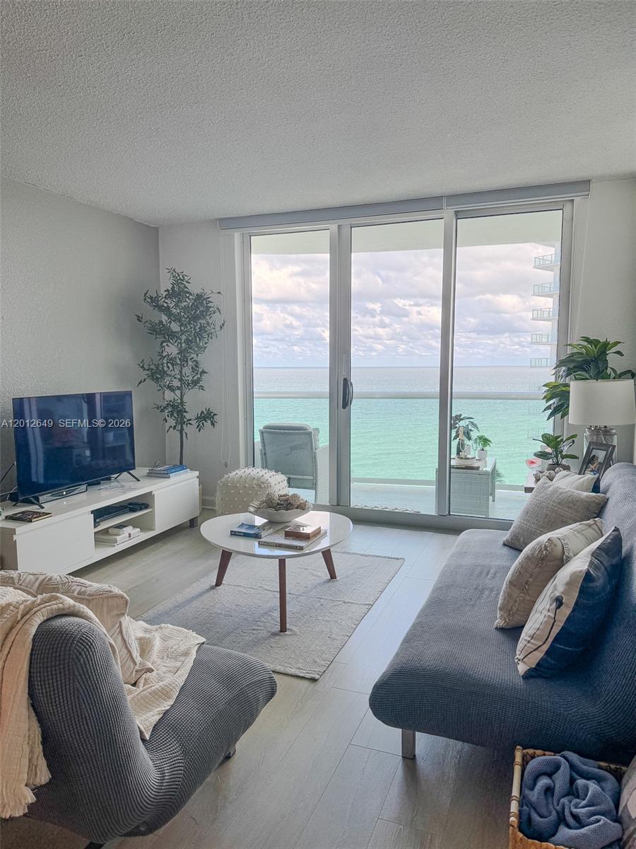 Photo of 3901 Ocean Dr #11M, Hollywood, Florida, 33019 -