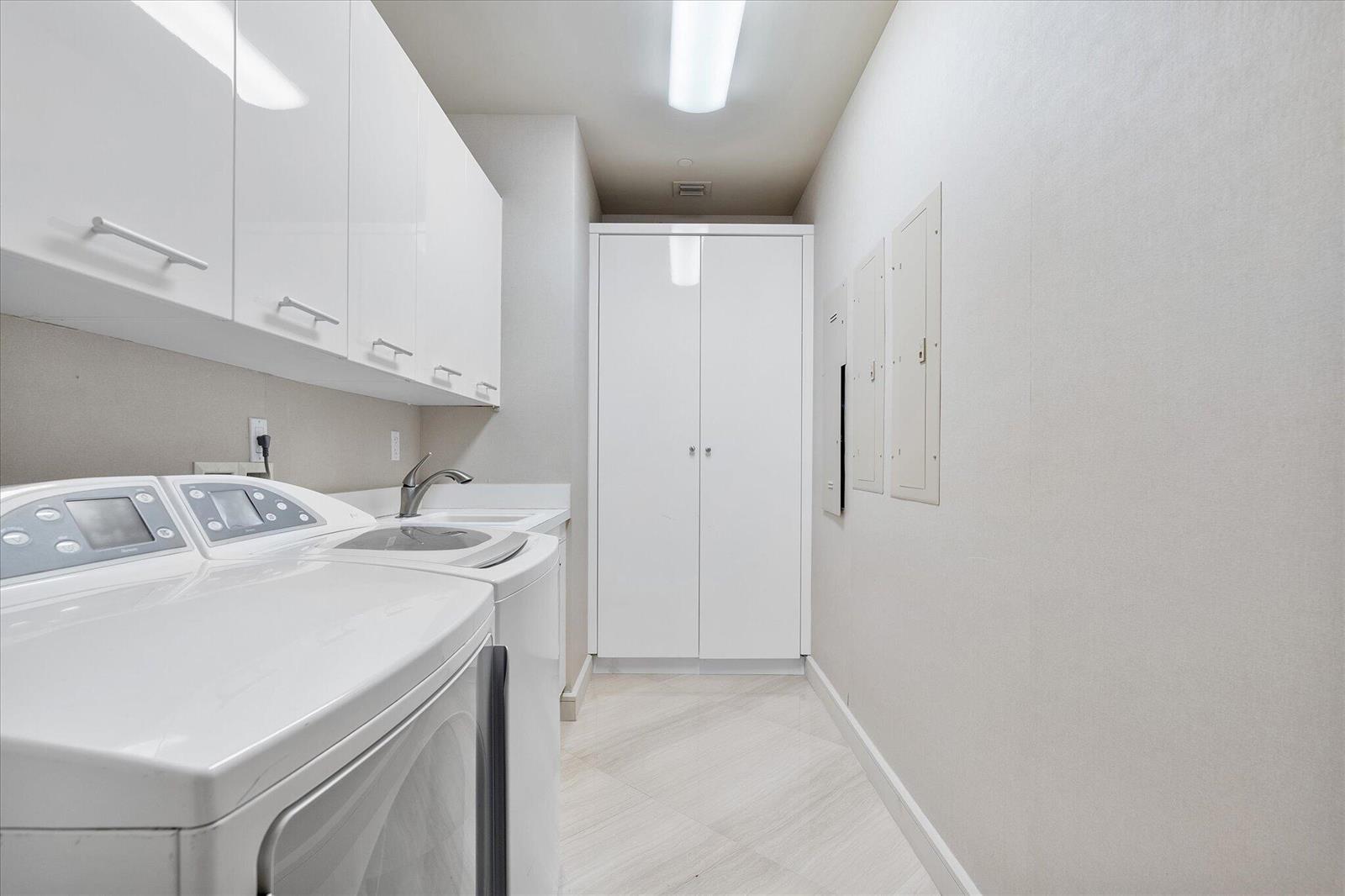 Photo of 2711 Ocean  #3602, Hollywood, Florida, 33019 - 040-2711 S Ocean Dr unit 3602_040