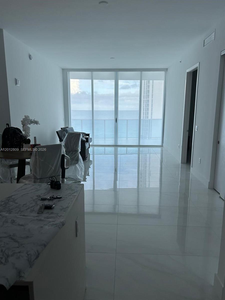1204 2 / 3 1382 sq. ft. $ 2026-05-04 0 foto
