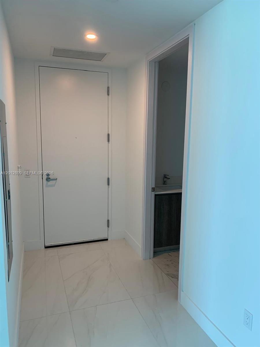 1204 2 / 3 1382 sq. ft. $ 2026-05-04 0 foto