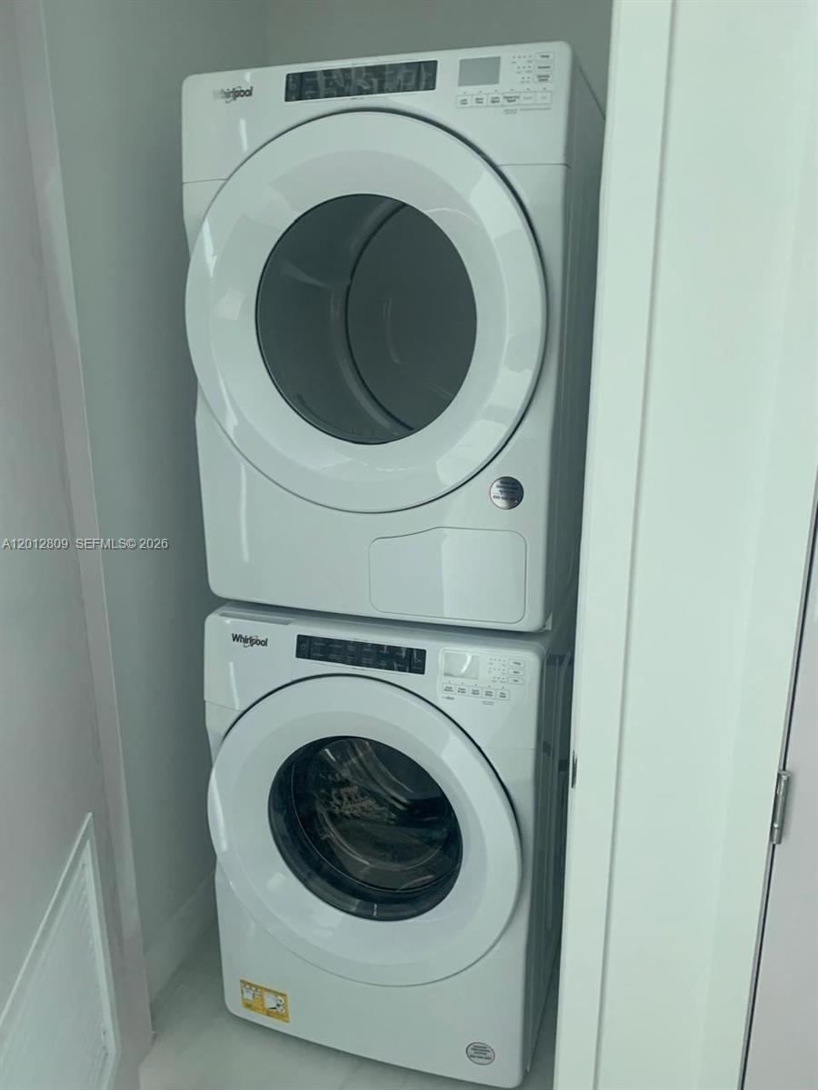 1204 2 / 3 1382 sq. ft. $ 2026-05-04 0 foto