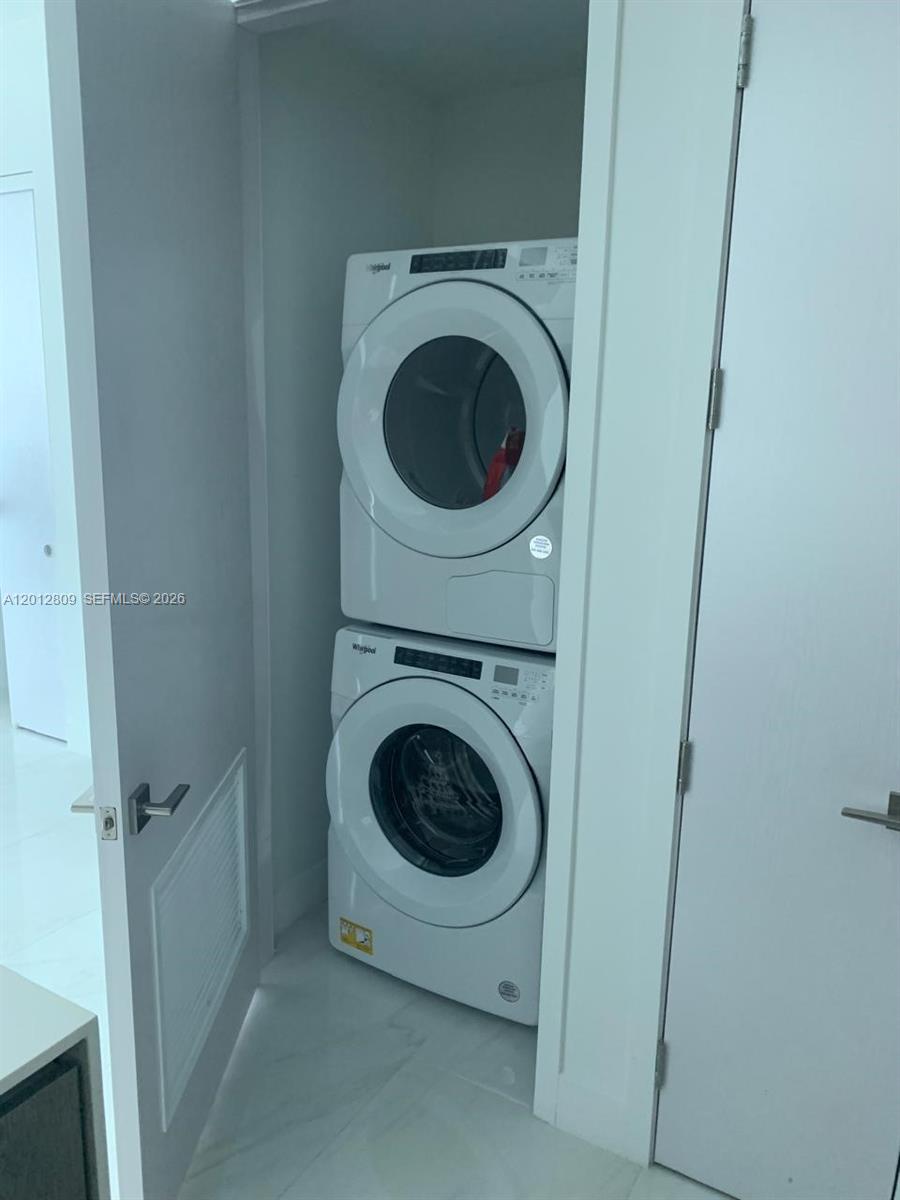 1204 2 / 3 1382 sq. ft. $ 2026-05-04 0 foto