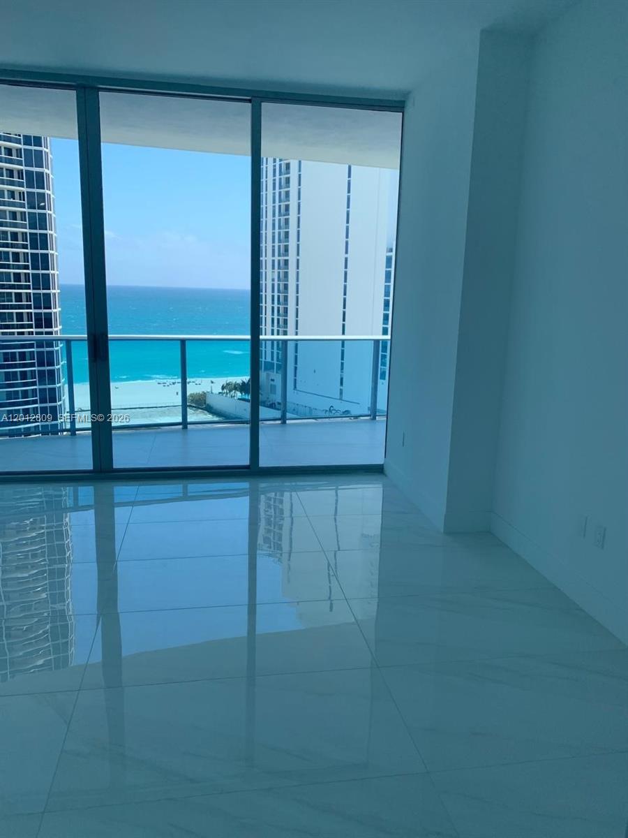 1204 2 / 3 1382 sq. ft. $ 2026-05-04 0 foto