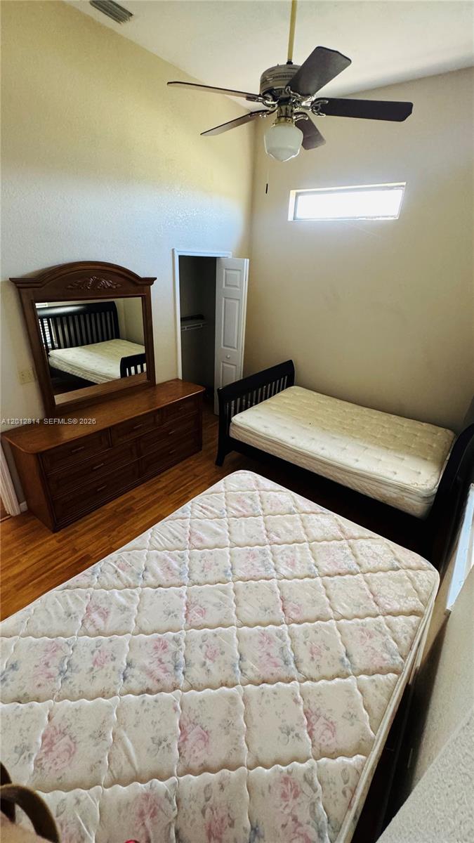   /   sq. ft. $ 2026-05-12 0 foto