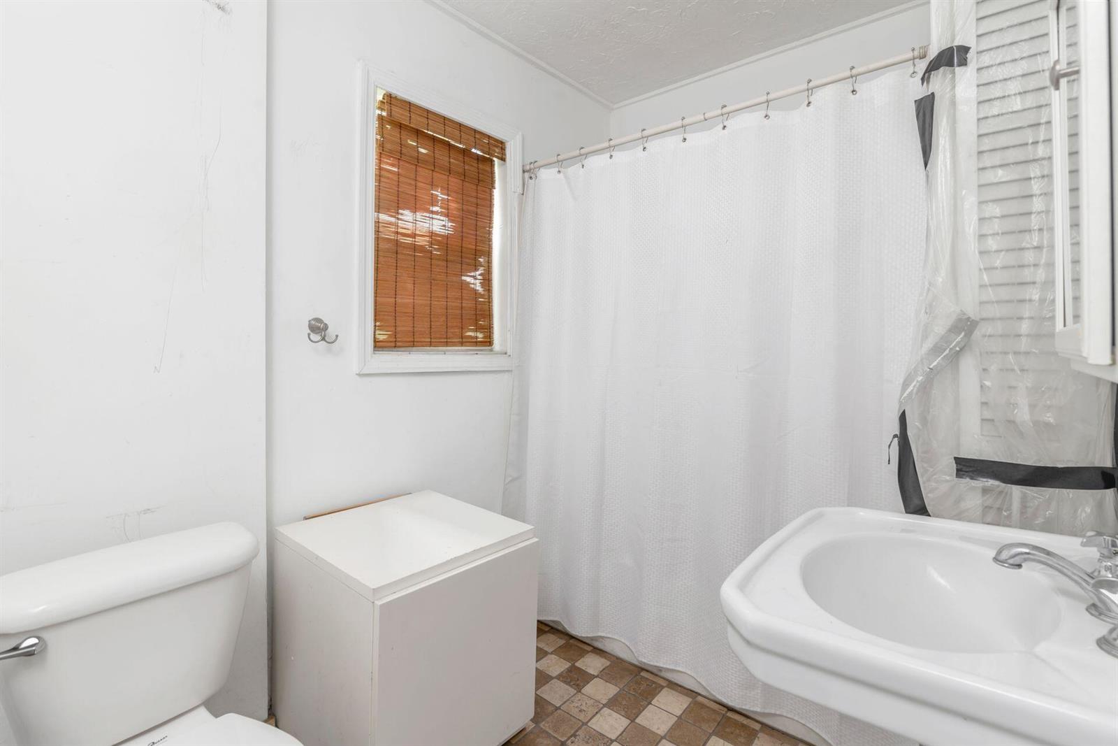 Ver detalles / 0 1808 sq. ft. $ 2026-06-21 0 foto