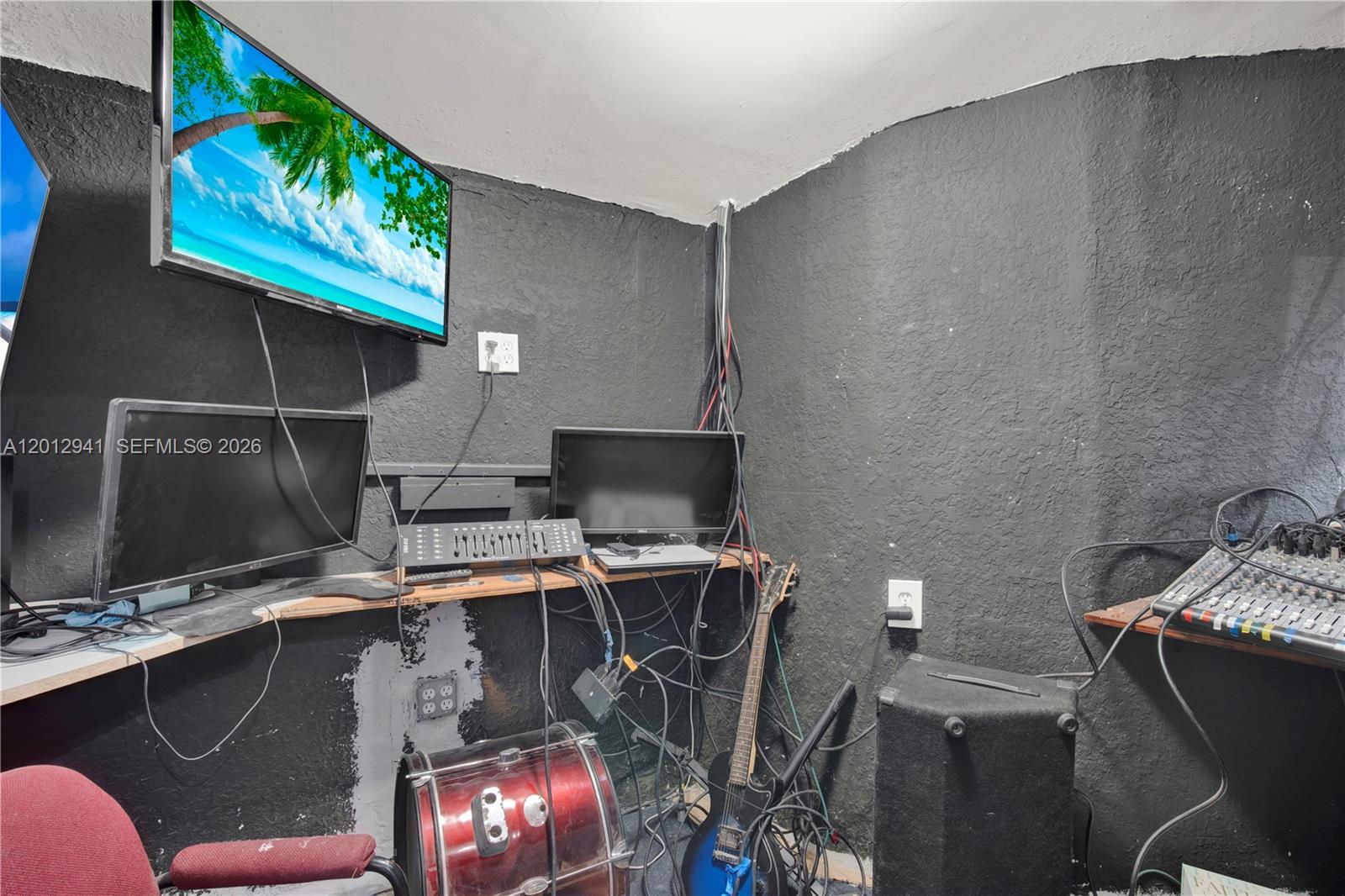   /   sq. ft. $ 2026-05-04 0 Photo