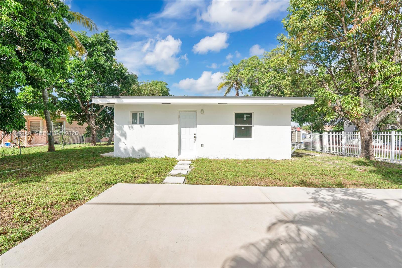   /  2003 sq. ft. $ 2026-05-04 0 Photo