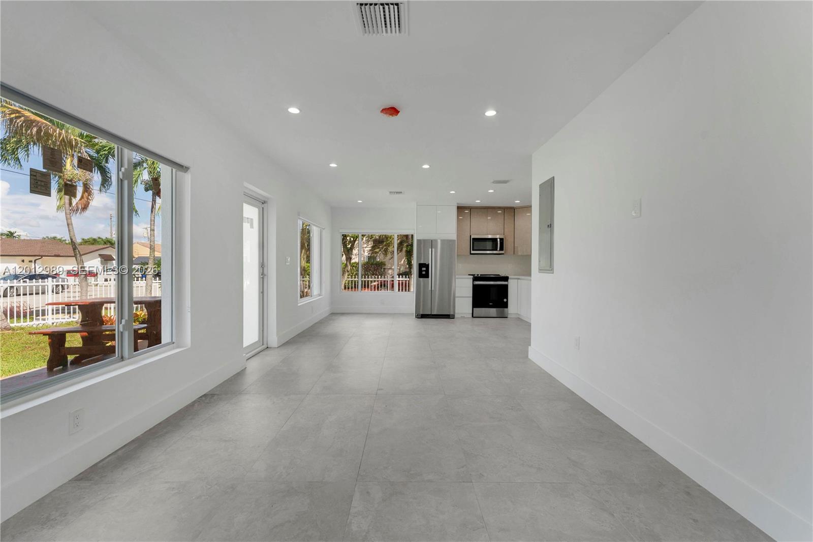   /  2003 sq. ft. $ 2026-05-04 0 Photo
