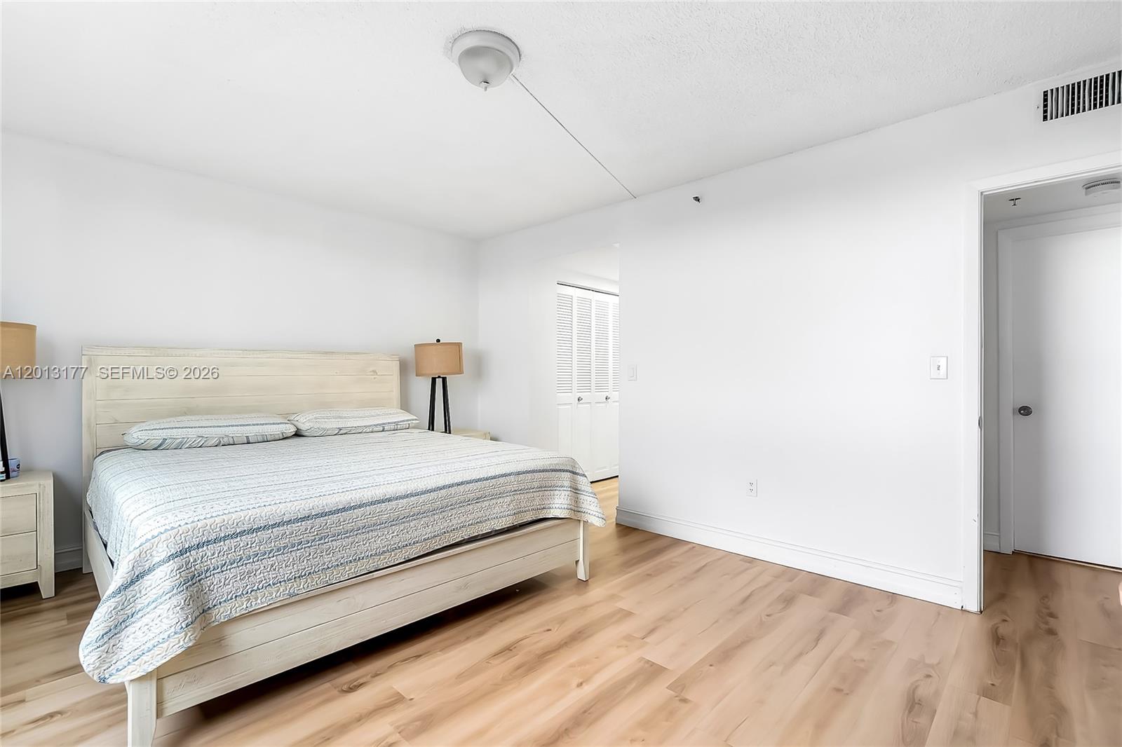 See details 607 1 / 2 sq. ft. $ 2026-05-05 0 Photo
