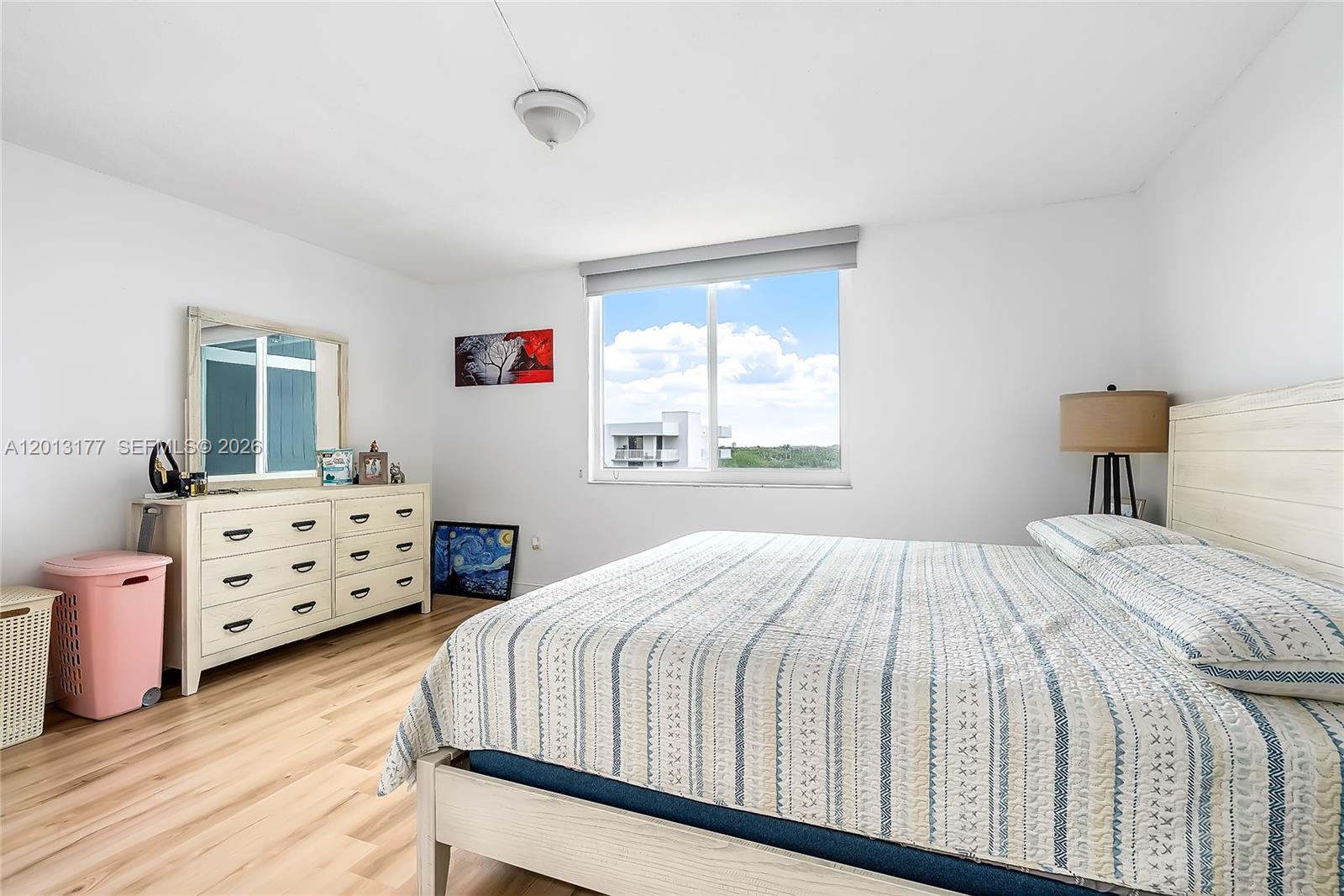 See details 607 1 / 2 sq. ft. $ 2026-05-05 0 Photo
