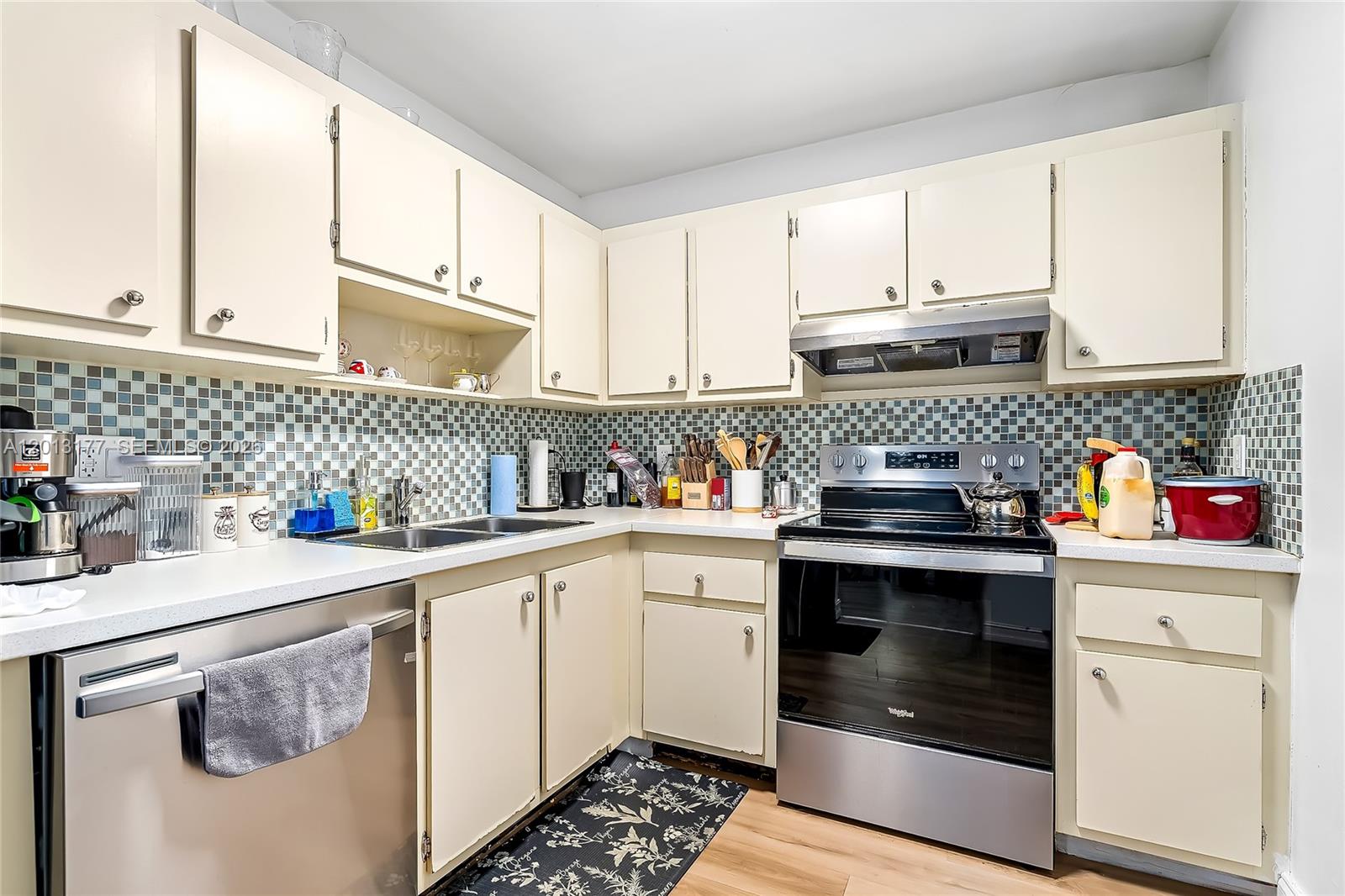 See details 607 1 / 2 sq. ft. $ 2026-05-05 0 Photo