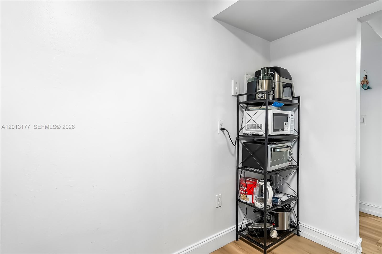 See details 607 1 / 2 sq. ft. $ 2026-05-05 0 Photo
