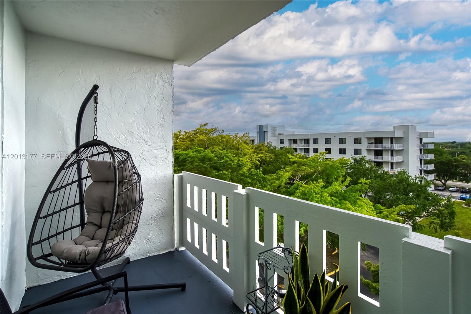 See details 607 1 / 2 sq. ft. $ 2026-05-05 0 Photo