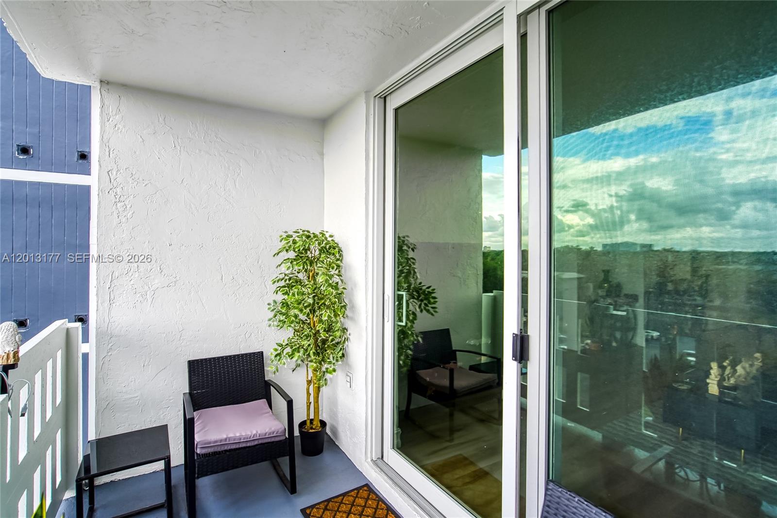 See details 607 1 / 2 sq. ft. $ 2026-05-05 0 Photo