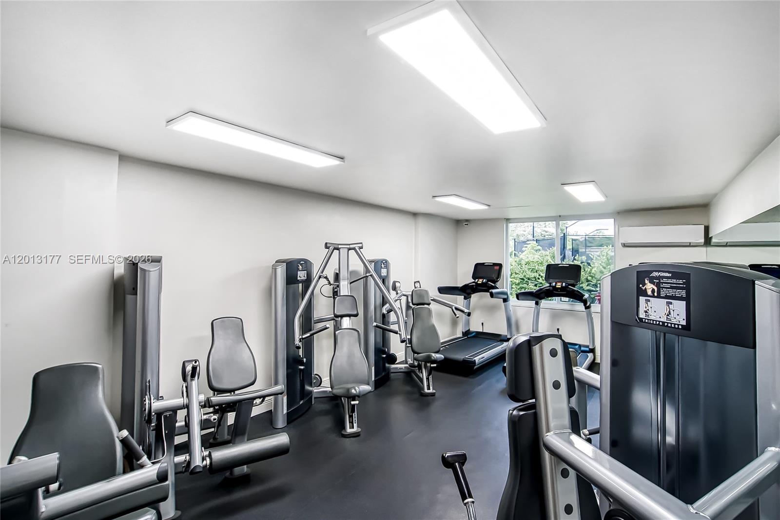 See details 607 1 / 2 sq. ft. $ 2026-05-05 0 Photo