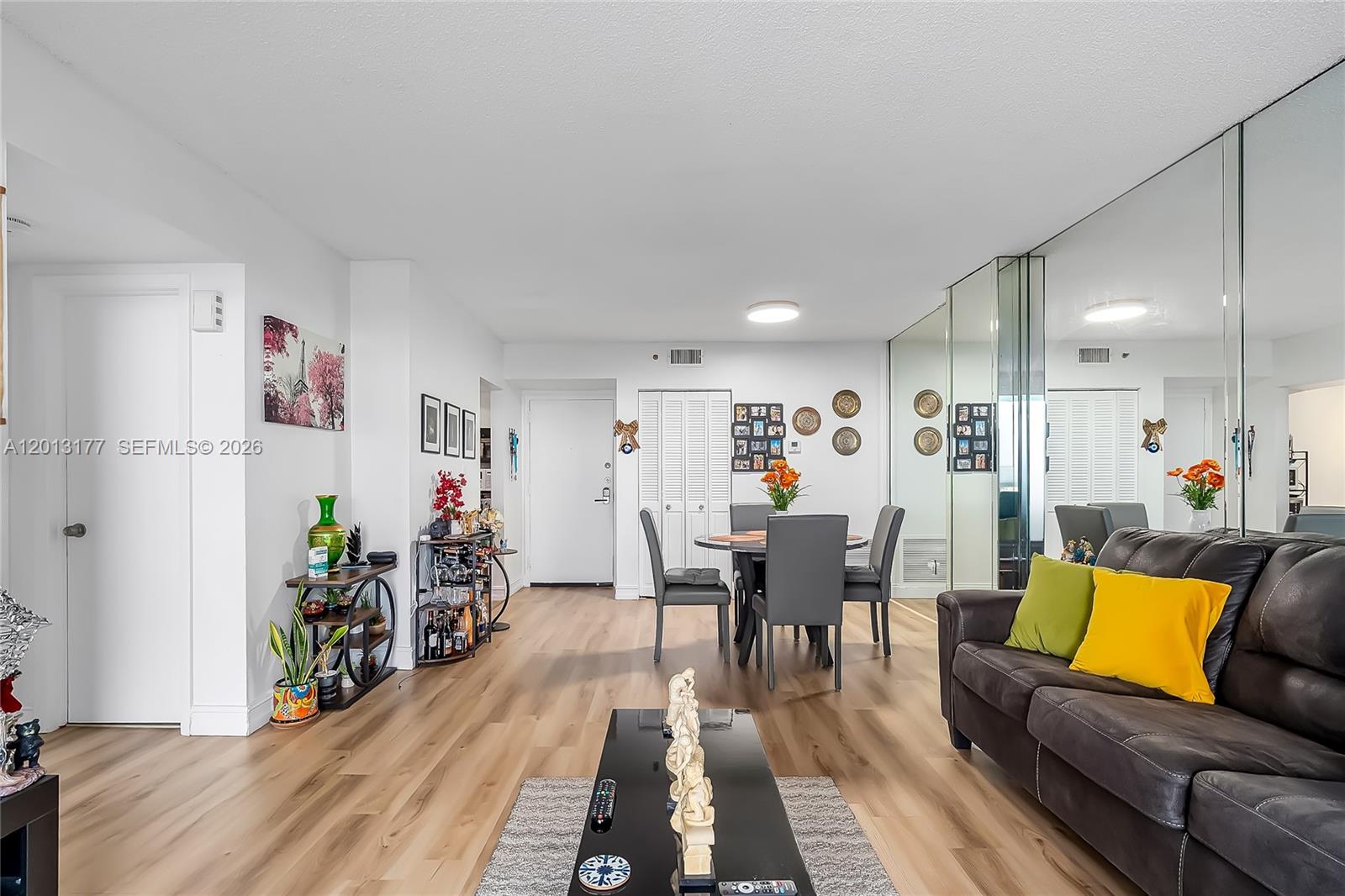 See details 607 1 / 2 sq. ft. $ 2026-05-05 0 Photo