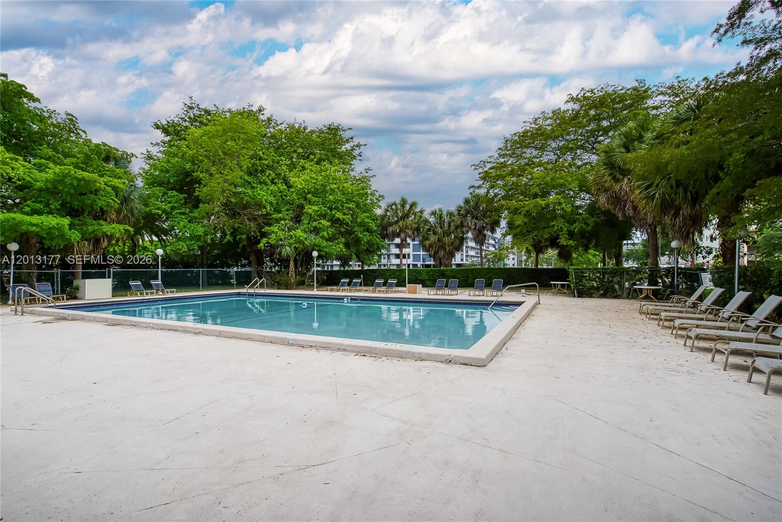 See details 607 1 / 2 sq. ft. $ 2026-05-05 0 Photo