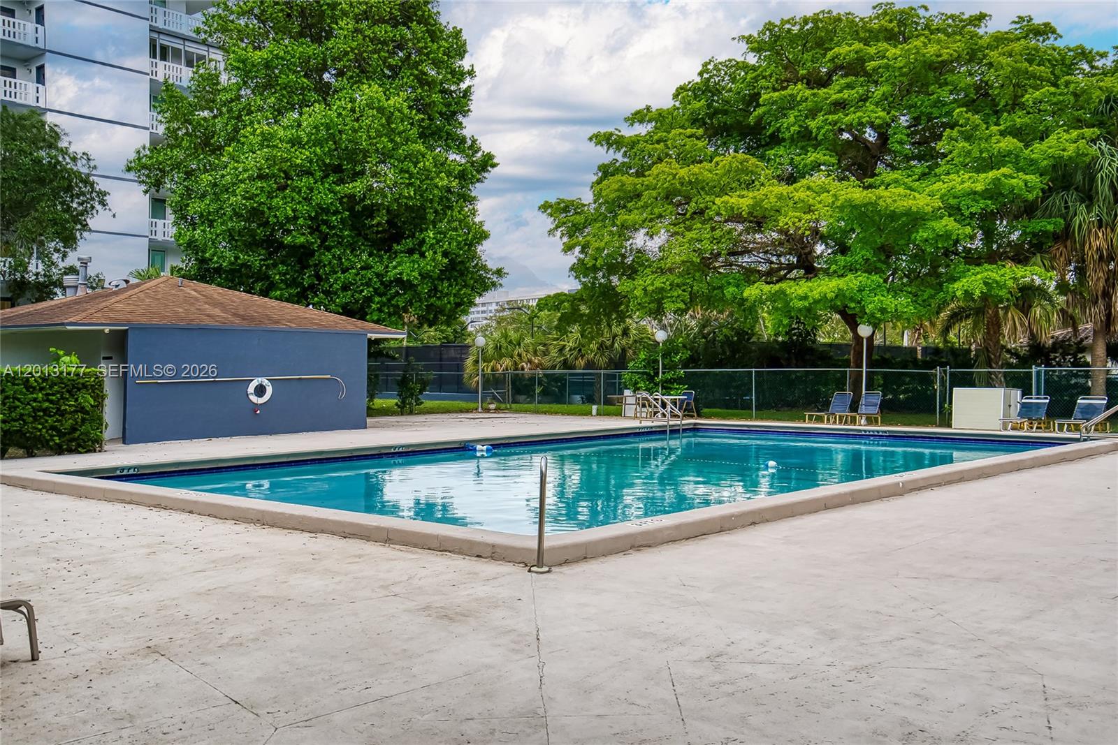 See details 607 1 / 2 sq. ft. $ 2026-05-05 0 Photo