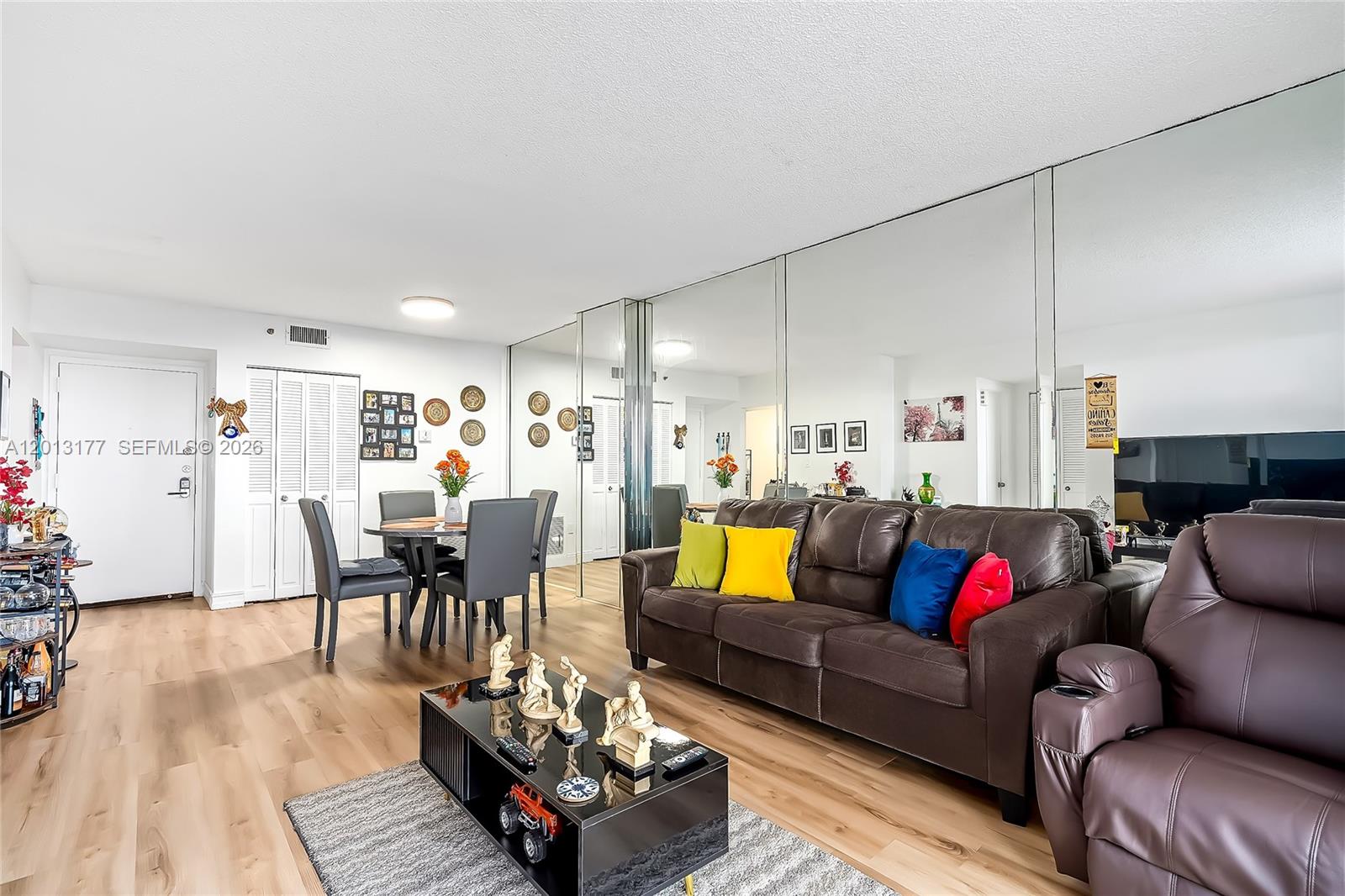 See details 607 1 / 2 sq. ft. $ 2026-05-05 0 Photo