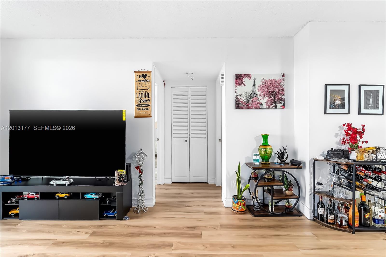 See details 607 1 / 2 sq. ft. $ 2026-05-05 0 Photo