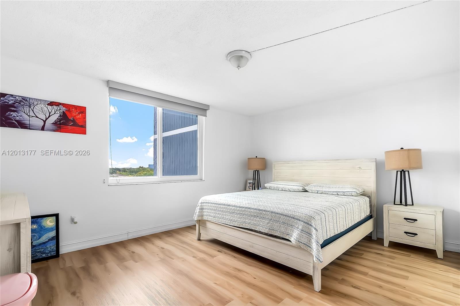 See details 607 1 / 2 sq. ft. $ 2026-05-05 0 Photo