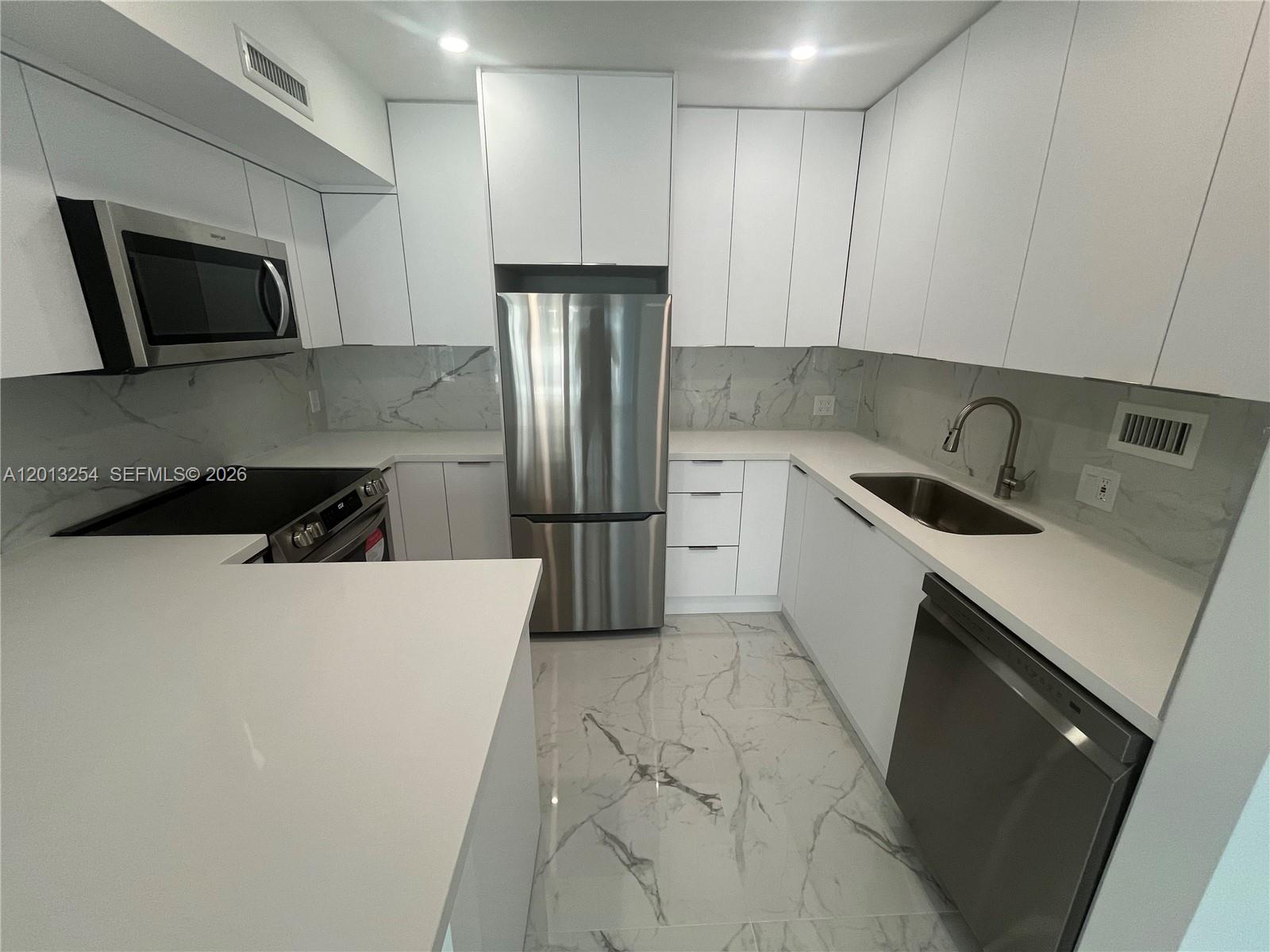 Photo of 3505 Ocean Dr  #210, Hollywood, Florida, 33019 - 