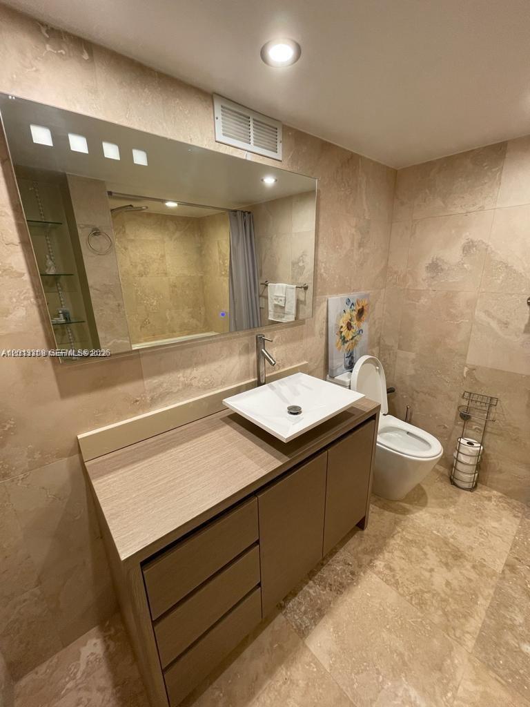 Photo of 2049 Ocean Dr  #East401, Hallandale Beach, Florida, 33009 - 