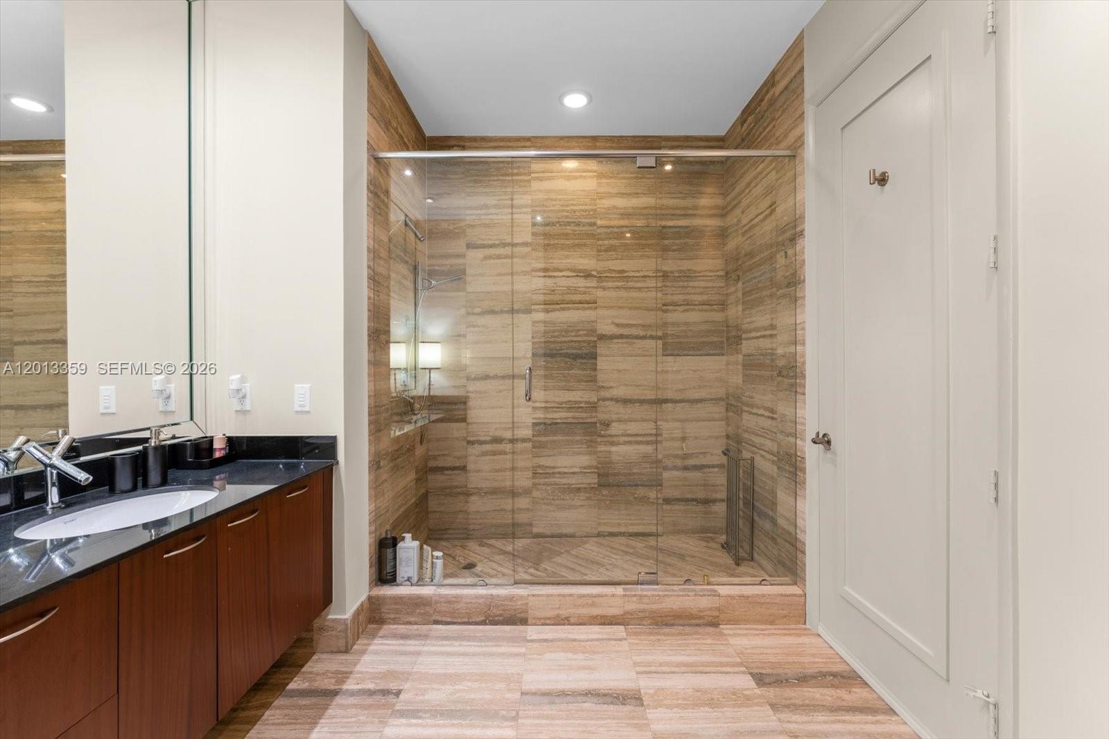 Ver detalles 3605 2 / 2 1463 sq. ft. $ 2026-05-05 0 foto
