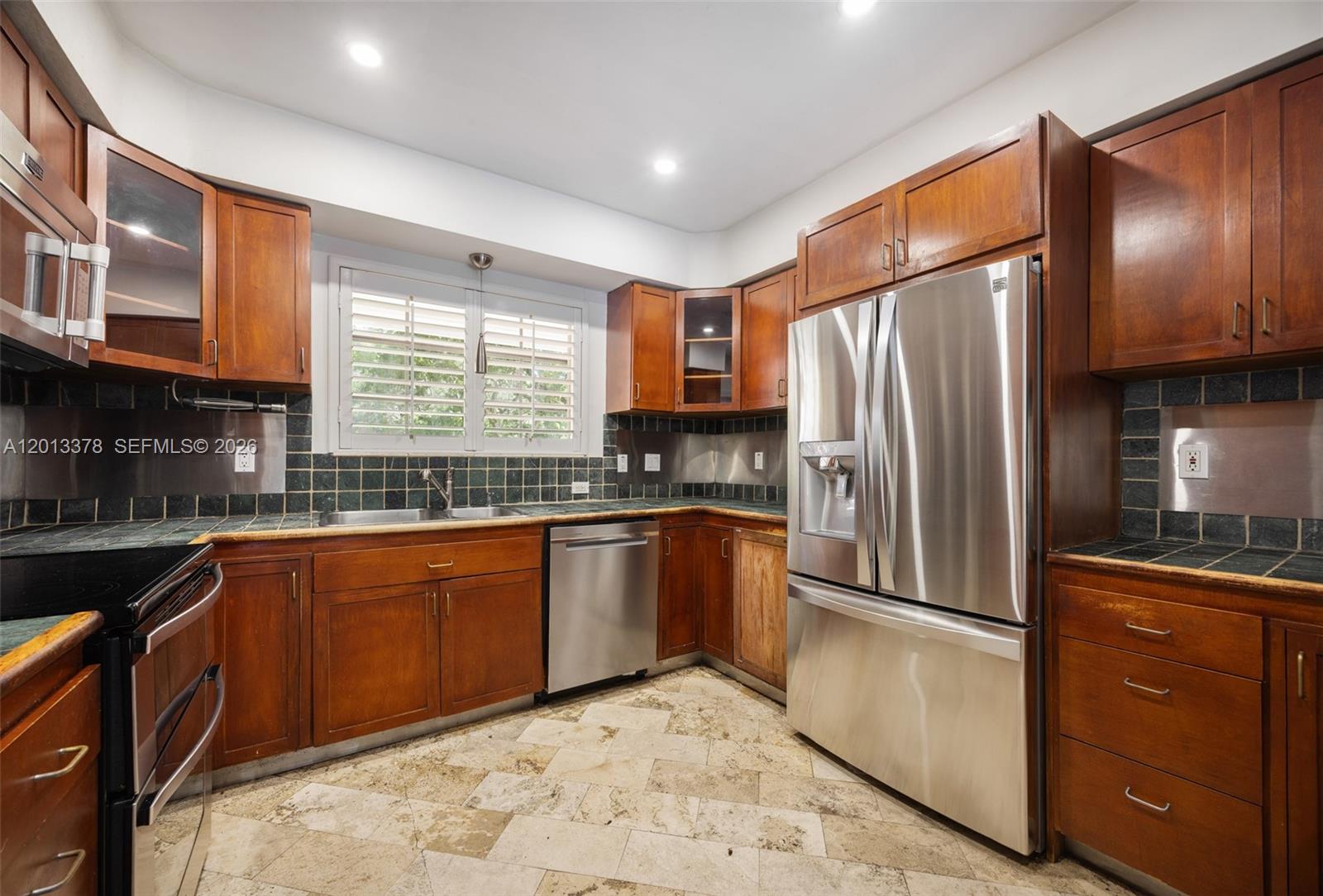   /   sq. ft. $ 2026-05-22 0 foto