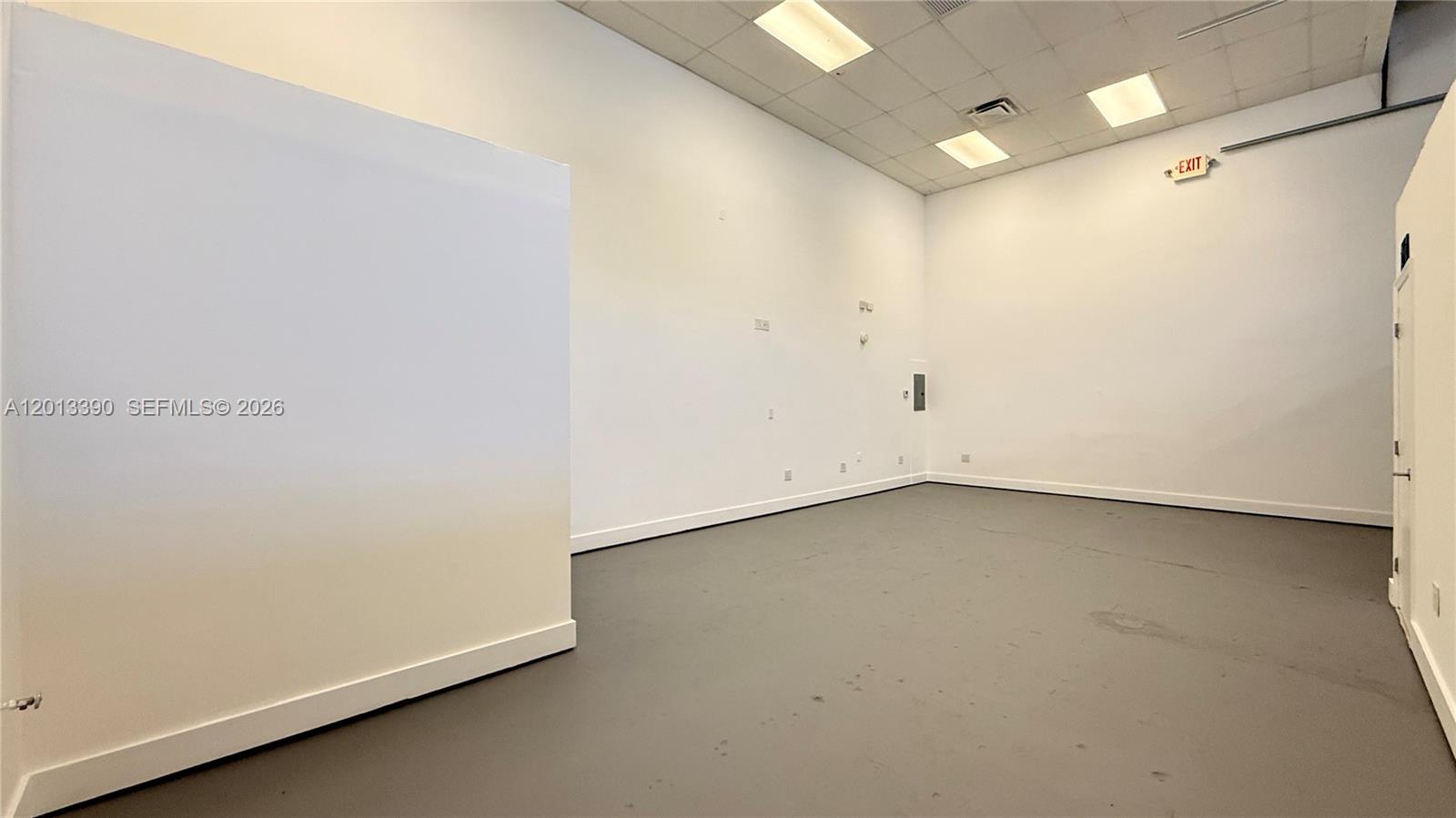 See details 2 / sq. ft. $ 2026-05-05 0 Photo
