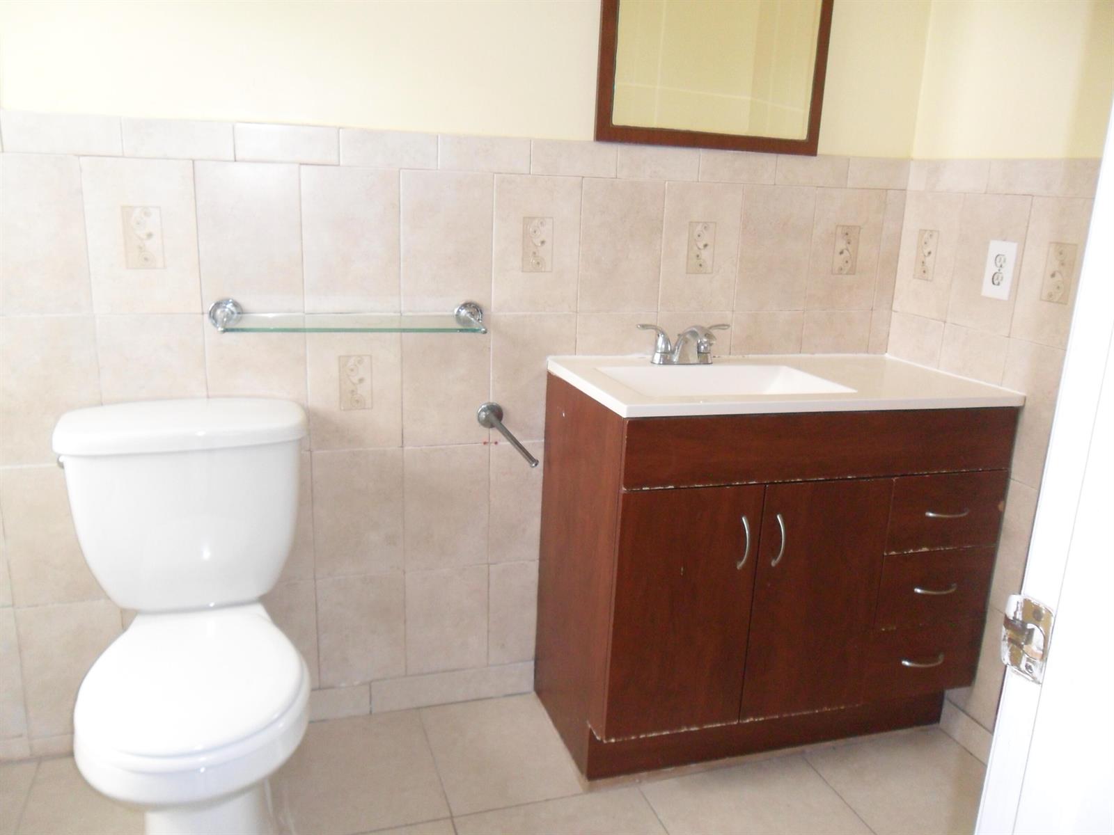 Ver detalles 1826 2 / 2 1040 sq. ft. $ 2026-06-19 0 foto