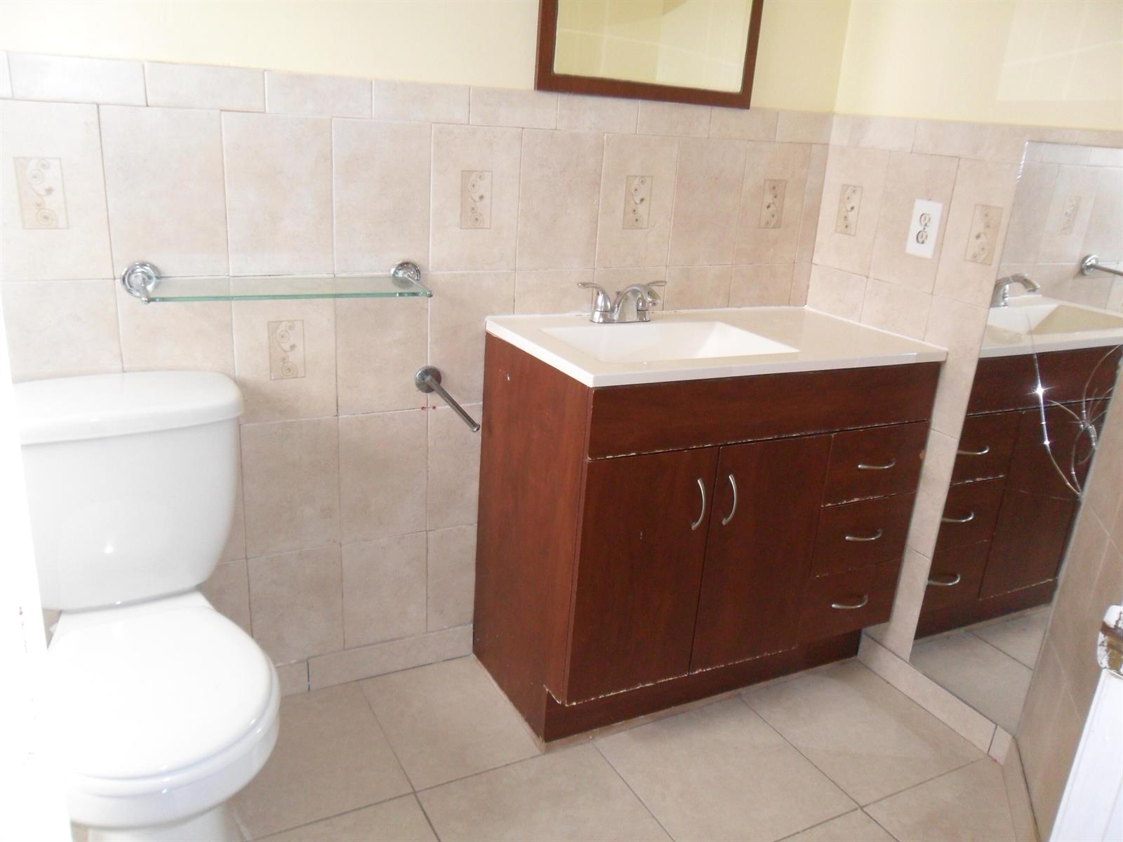 Ver detalles 1826 2 / 2 1040 sq. ft. $ 2026-06-19 0 foto