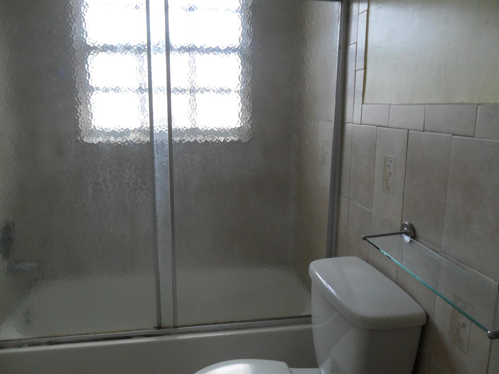 Ver detalles 1826 2 / 2 1040 sq. ft. $ 2026-06-19 0 foto