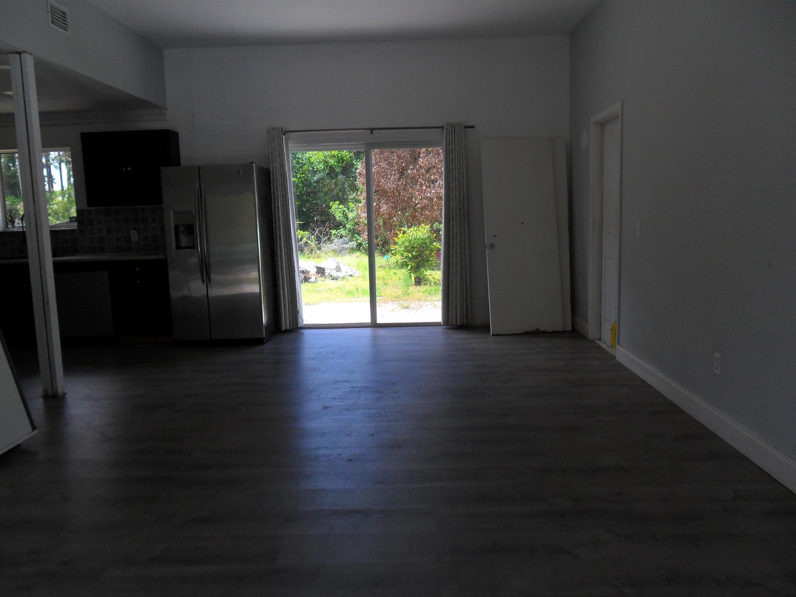 Ver detalles 1826 2 / 2 1040 sq. ft. $ 2026-06-19 0 foto