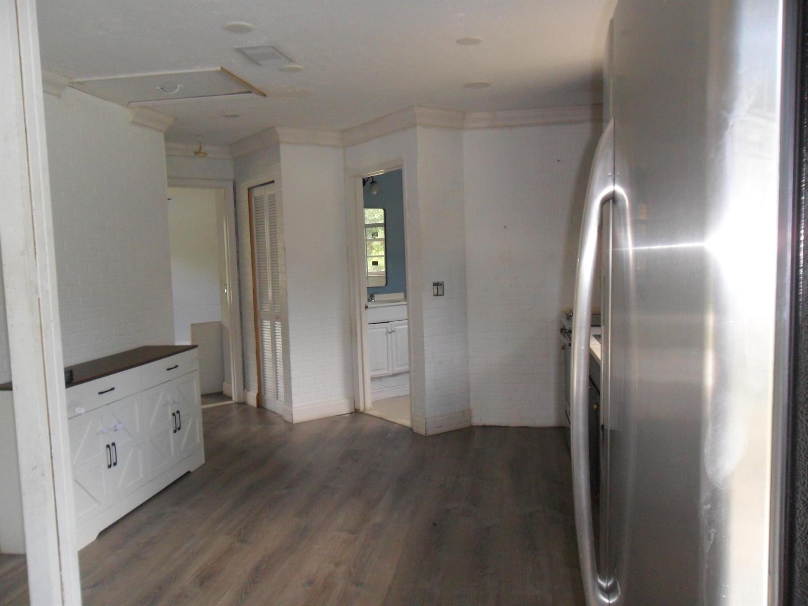 Ver detalles 1826 2 / 2 1040 sq. ft. $ 2026-06-19 0 foto