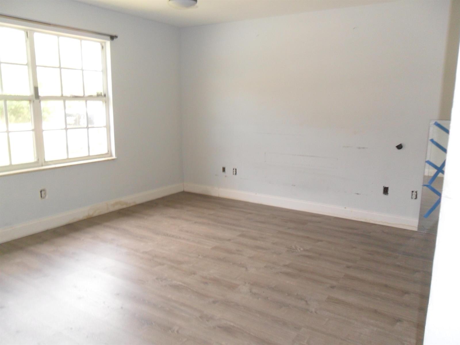 Ver detalles 1826 2 / 2 1040 sq. ft. $ 2026-06-19 0 foto