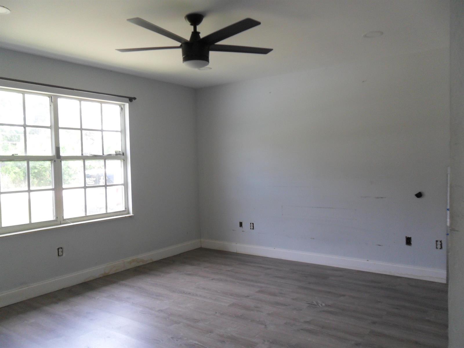 Ver detalles 1826 2 / 2 1040 sq. ft. $ 2026-06-19 0 foto