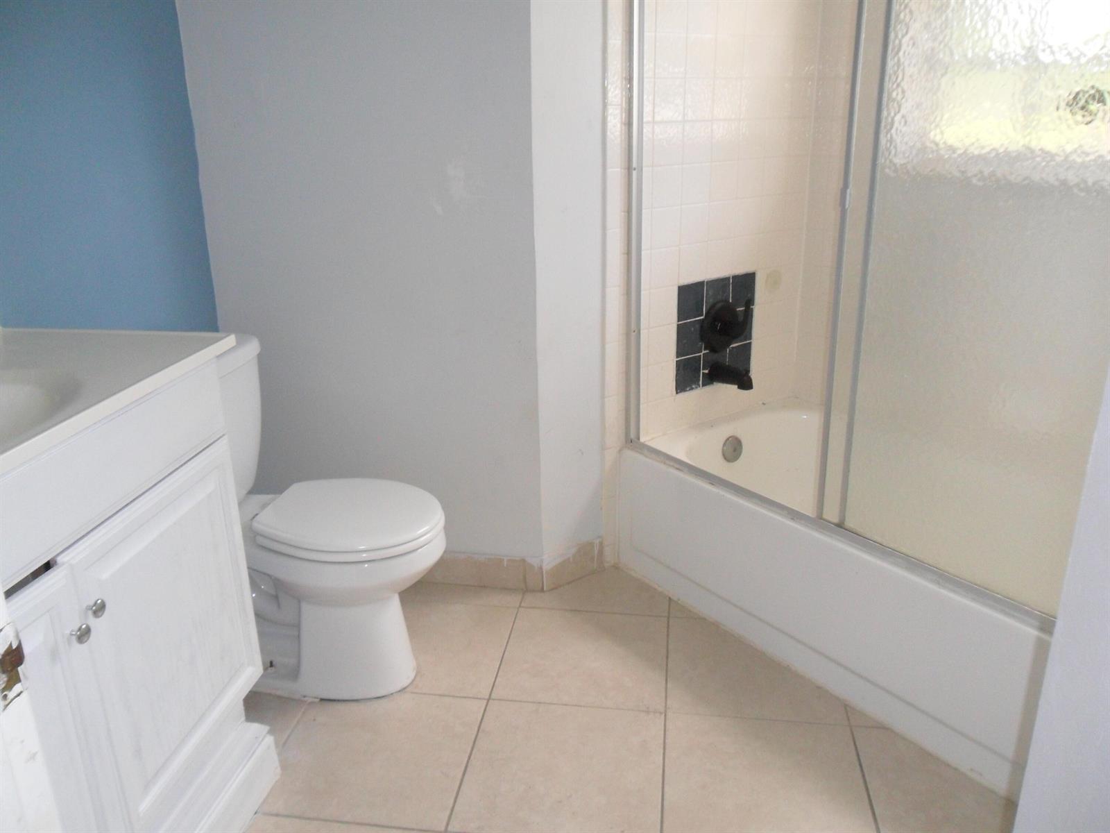 Ver detalles 1826 2 / 2 1040 sq. ft. $ 2026-06-19 0 foto