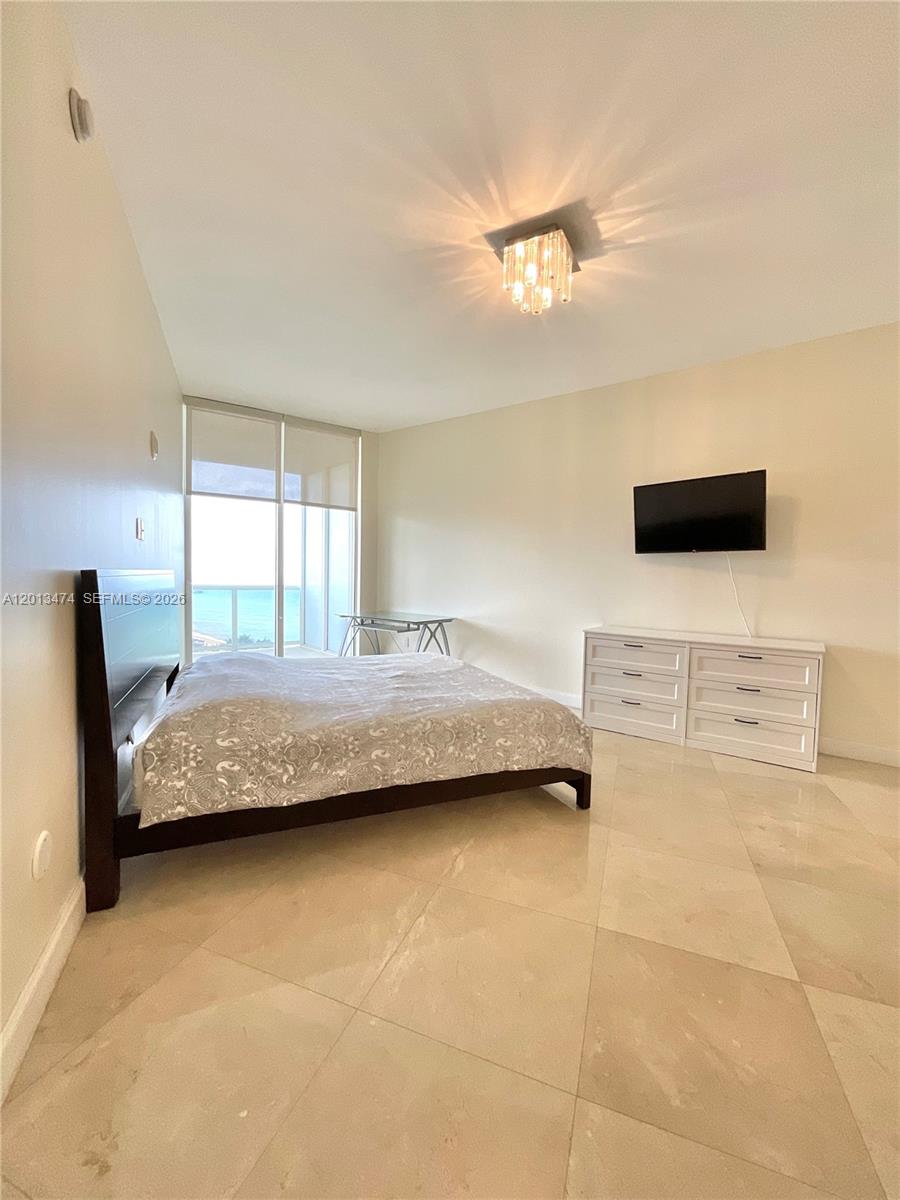 703 2 / 3 1962 sq. ft. $ 2026-05-05 0 Photo