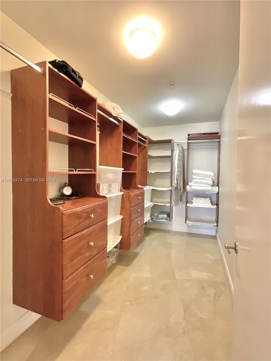 703 2 / 3 1962 sq. ft. $ 2026-05-05 0 Photo