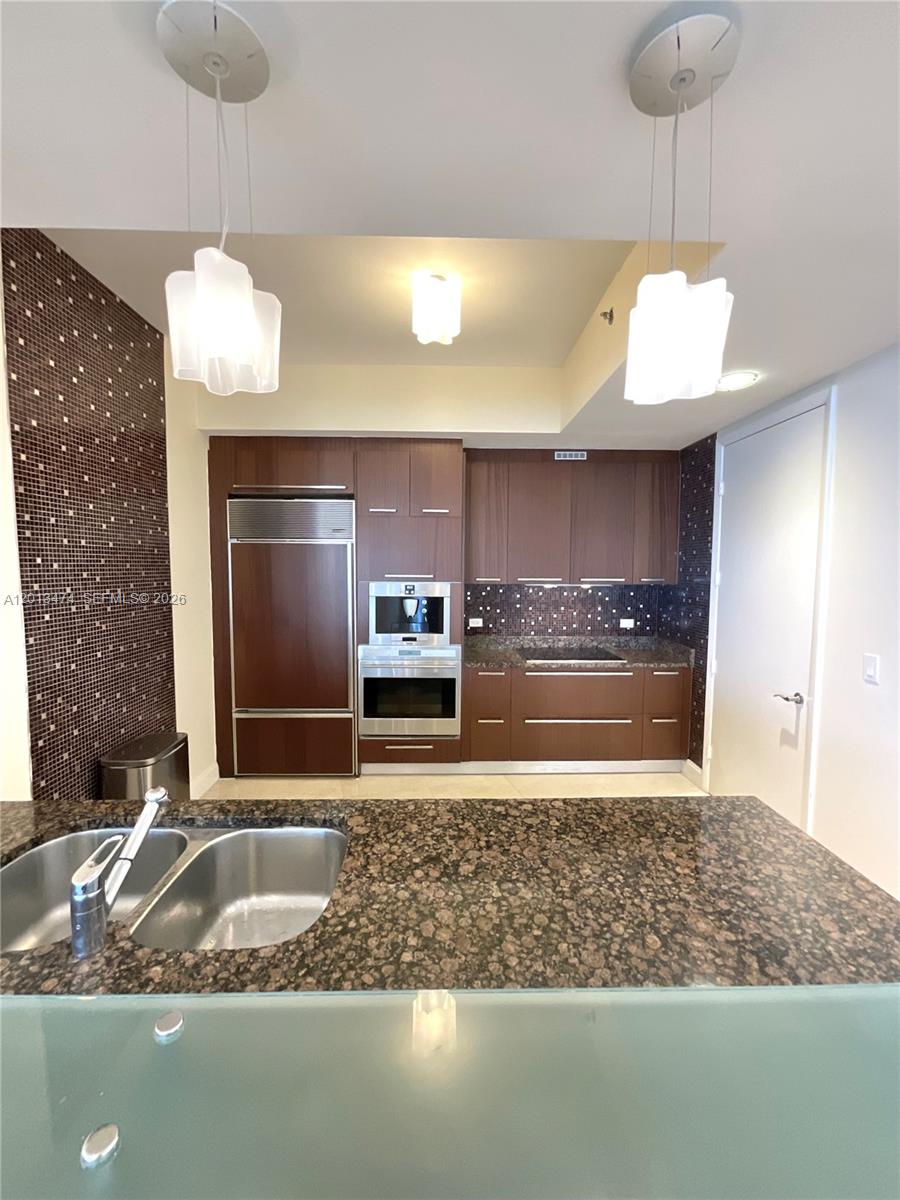 703 2 / 3 1962 sq. ft. $ 2026-05-05 0 Photo