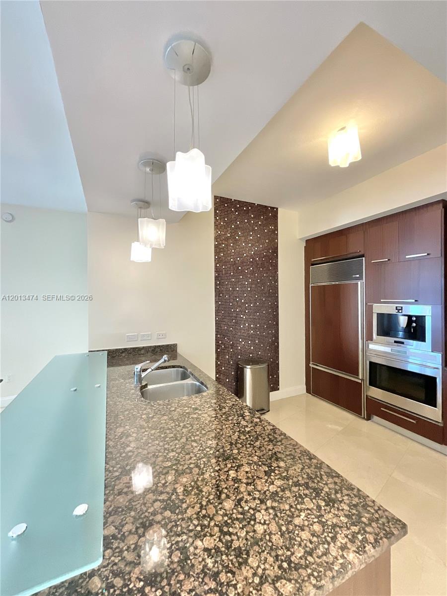 703 2 / 3 1962 sq. ft. $ 2026-05-05 0 Photo