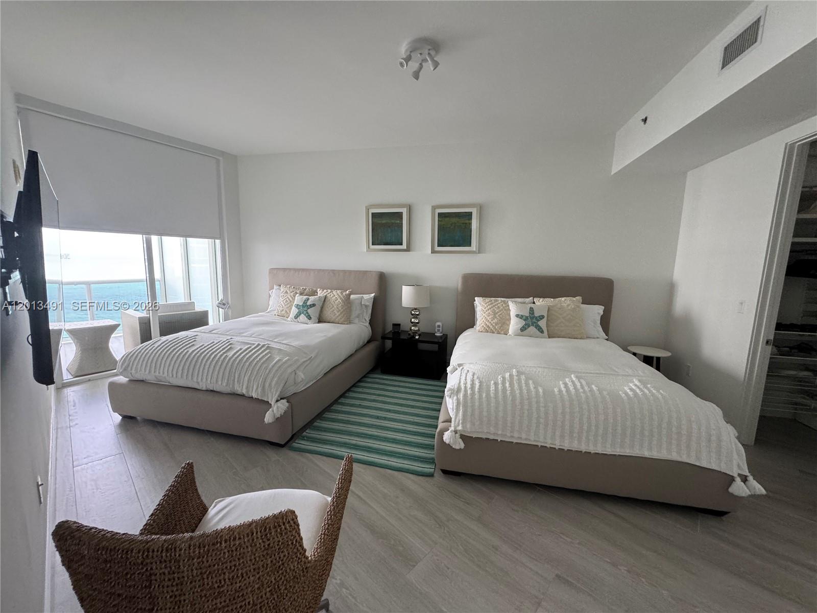 2703 2 / 3 1935 sq. ft. $ 2026-05-05 0 Photo