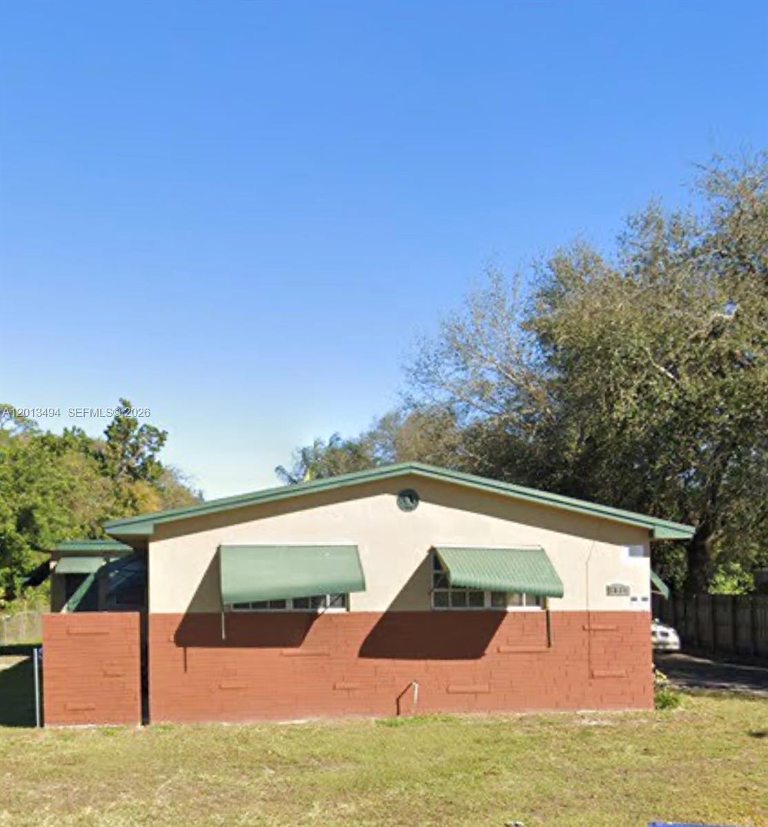   /  2002 sq. ft. $ 2026-05-05 0 Photo