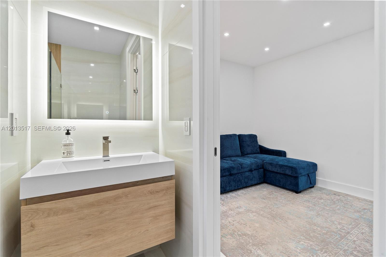 Photo of 3188 211th Ter  (3188), Aventura, Florida, 33180 - Bathroom #4
